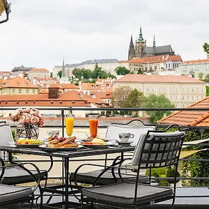 Four Seasons Otel Prag